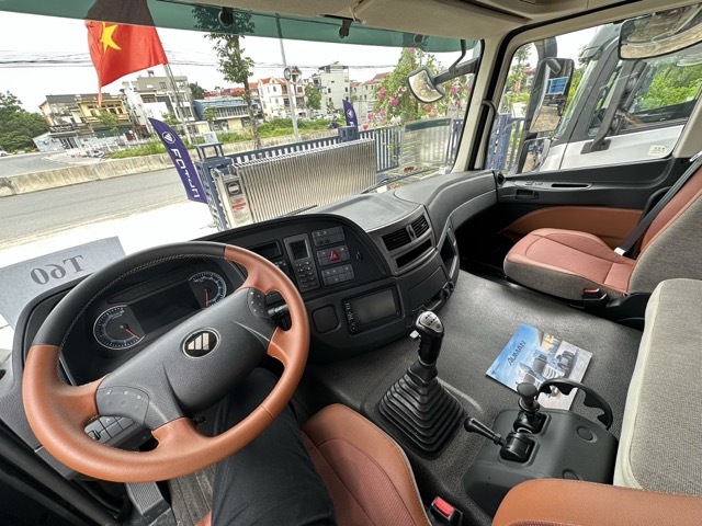 Vô lăng lái ảnh xe đầu kéo Foton Auman FV460