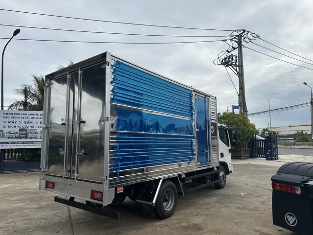 Xe tải Foton 6 tấn thùng kín